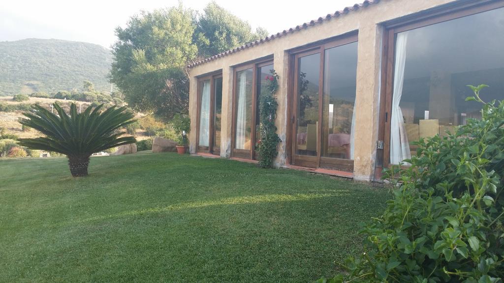 Hotel Ristorante La Tana Di Li Mazzoni Trinità dʼAgultu Dış mekan fotoğraf