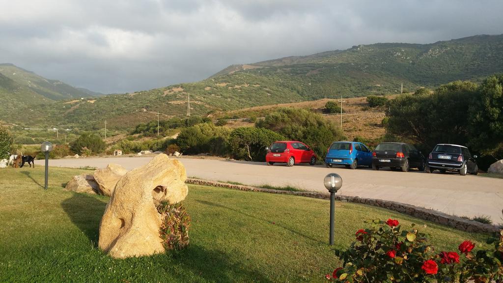 Hotel Ristorante La Tana Di Li Mazzoni Trinità dʼAgultu Dış mekan fotoğraf