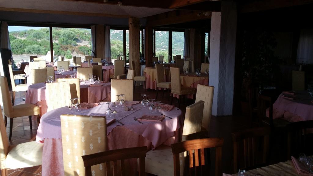 Hotel Ristorante La Tana Di Li Mazzoni Trinità dʼAgultu Dış mekan fotoğraf