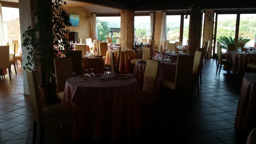 Hotel Ristorante La Tana Di Li Mazzoni Trinità dʼAgultu Dış mekan fotoğraf