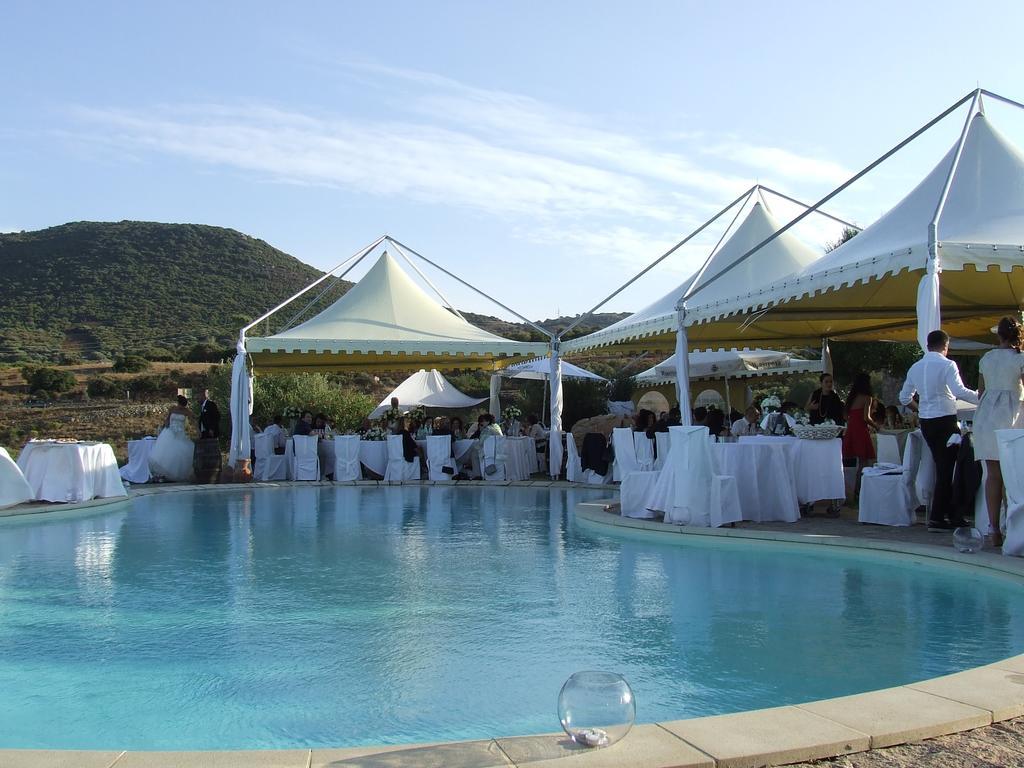 Hotel Ristorante La Tana Di Li Mazzoni Trinità dʼAgultu Dış mekan fotoğraf